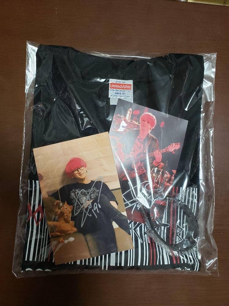 Amazon.co.jp: ikuo 2021年ライブTシャツサイン入りカードラバーバンド Amazon.co.jp: ikuo 2021年ライブTシャツサイン入りカードラバーバンド